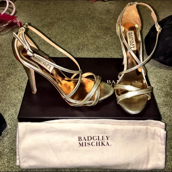 Beautiful Gold evening heels!