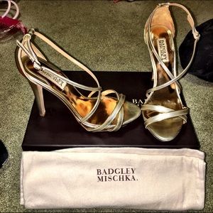 Beautiful Gold evening heels!