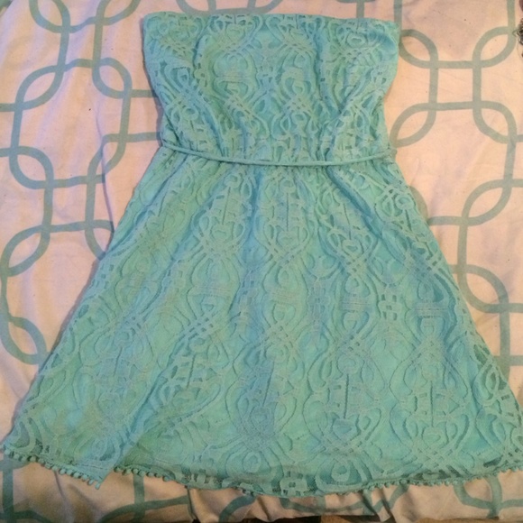 Small strapless dress