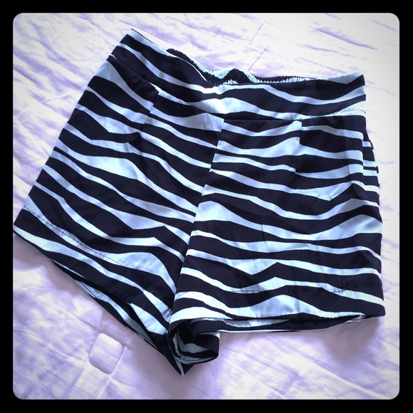 High wrist shorts