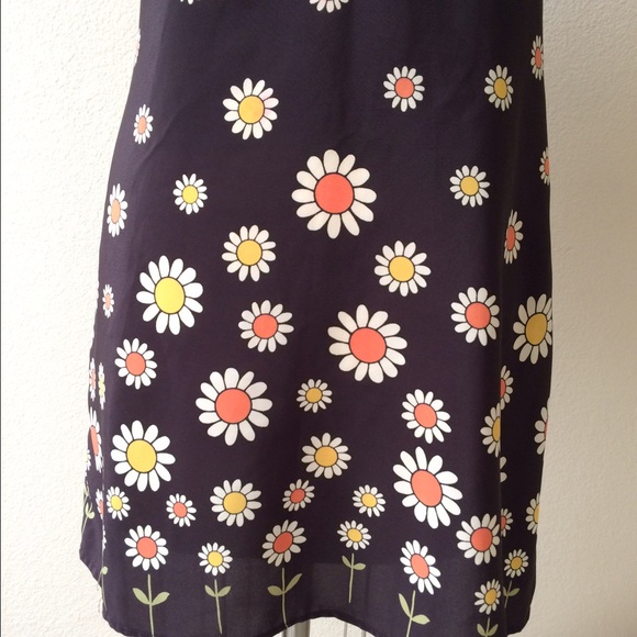 1970s-inspired floral dress - Picture 2 of 4