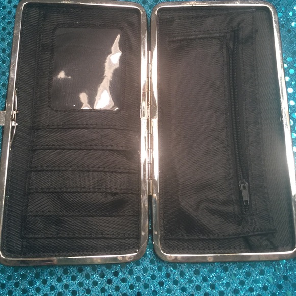 Wallet, nwot - Picture 3 of 3