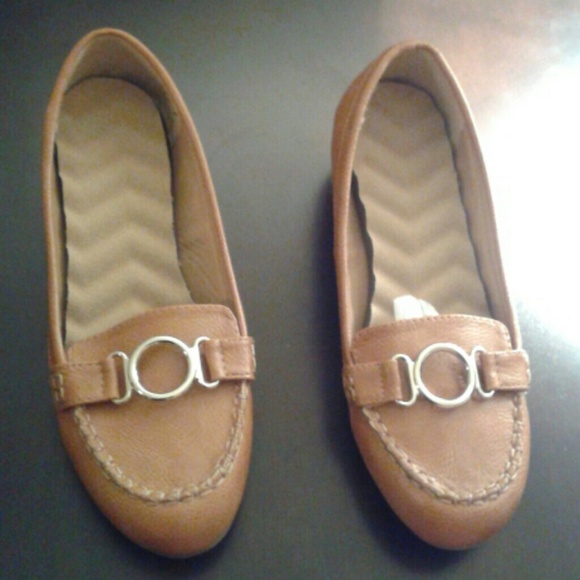 Camel color  wedge flat. Never wore. Wide width