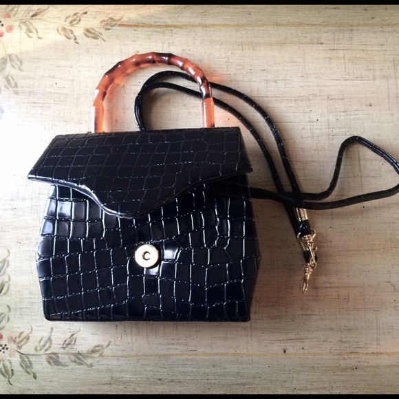 Handbags - Vintage purse