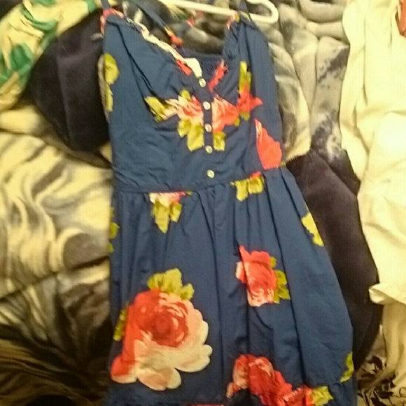 Summer dress - Picture 1 of 3