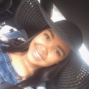 Meet your Posher, Eliyana
