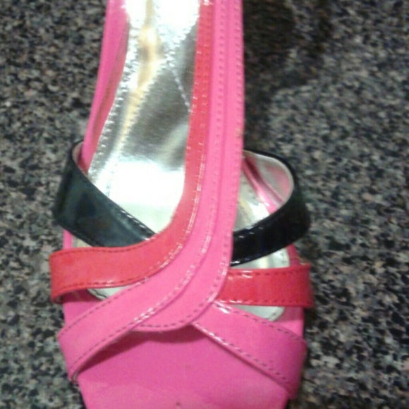 Pumps - Picture 4 of 4