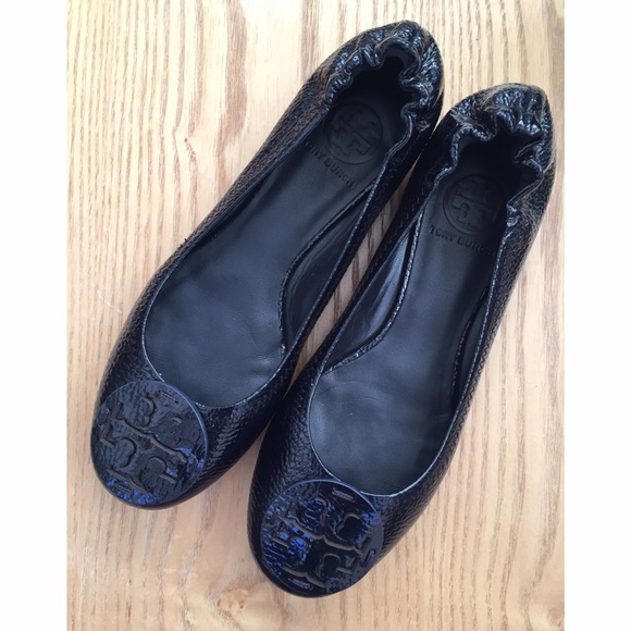 Tory Burch Shoes - 👏🏻HP👏🏻 Tory Burch Reva Tumbled Patent, navy, 7