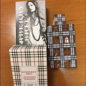 Burberry Brit women's Eau De Parfum BNIB 3.3 oz