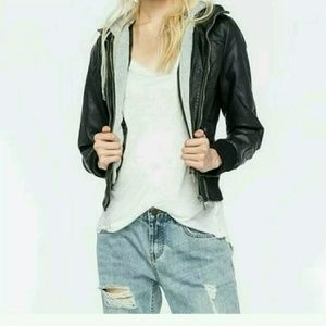 WOMEN'S- FAUX LEATHER  JACKET-MEDIUM  *NO TRADE *