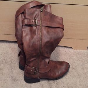 📢PRICE DROP Brown faux leather brown boots