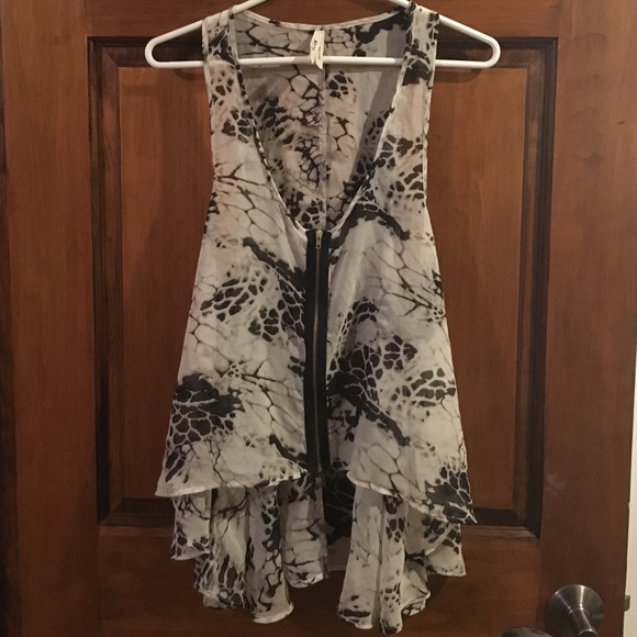 Woman's hi-low sheer tank