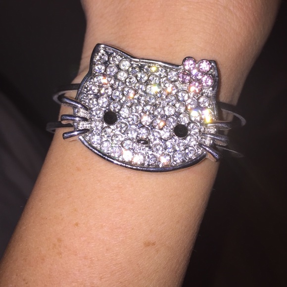 Hello kitty bracelet 💍