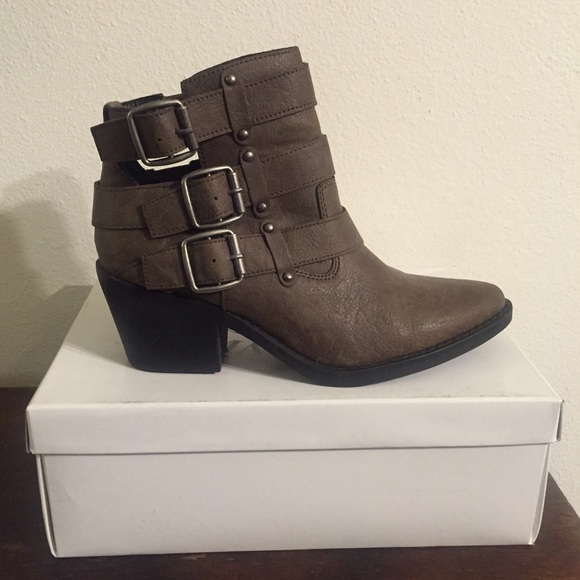 Forever 21 Shoes - Forever 21 booties