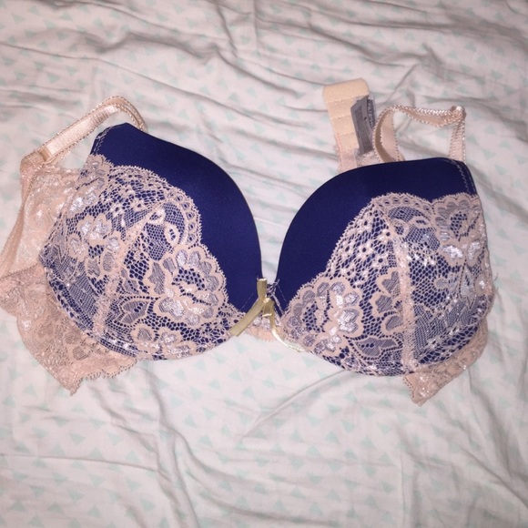 Victoria secret bra, 36 C, never worn