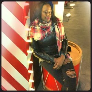 Meet your Posher, Joy