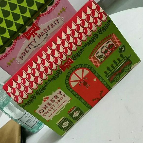Benefit Cheeky sweet spot box o' blushes - Picture 1 of 4