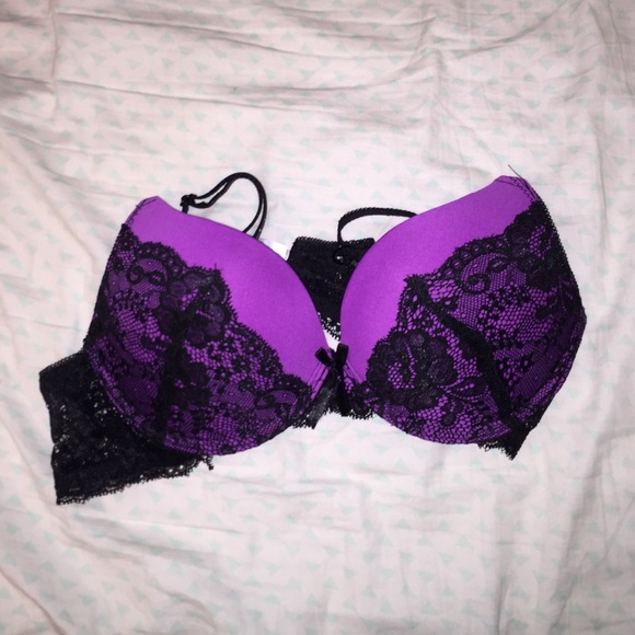 Victoria's Secret bra, 36 C, never worn