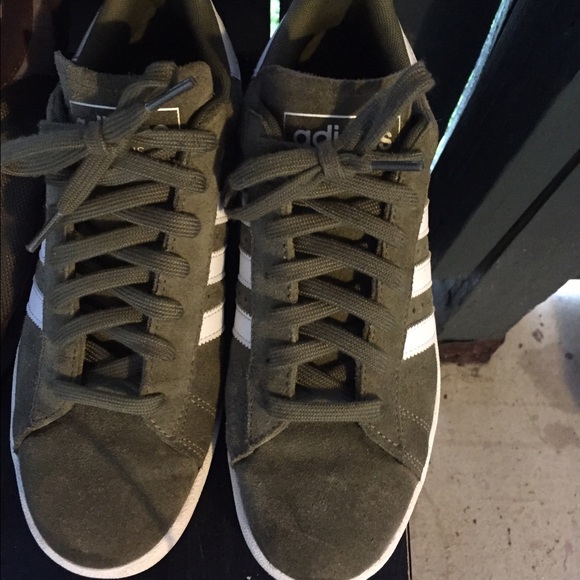 Olive green suave adidas