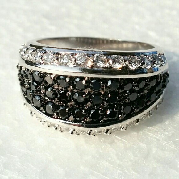 Charming Black and Clear CZ Ring - Picture 4 of 4