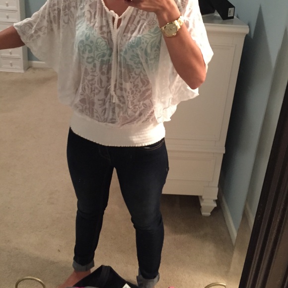 Sold✨✨✨✨✨Cover shirt - Picture 2 of 2