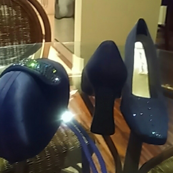 Shoes and Clutch - Picture 2 of 2
