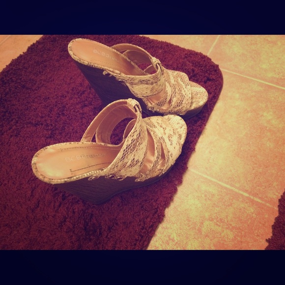 BCBG wedges ✨