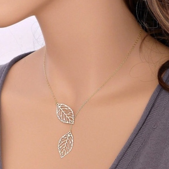 Silver Double Leaves Pendant Necklace - Picture 2 of 3