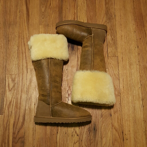 UGG Shoes - Ugg authentic Bailey Button bomber OTK boots