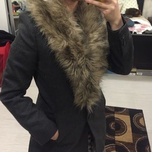 Coat with faux fur details