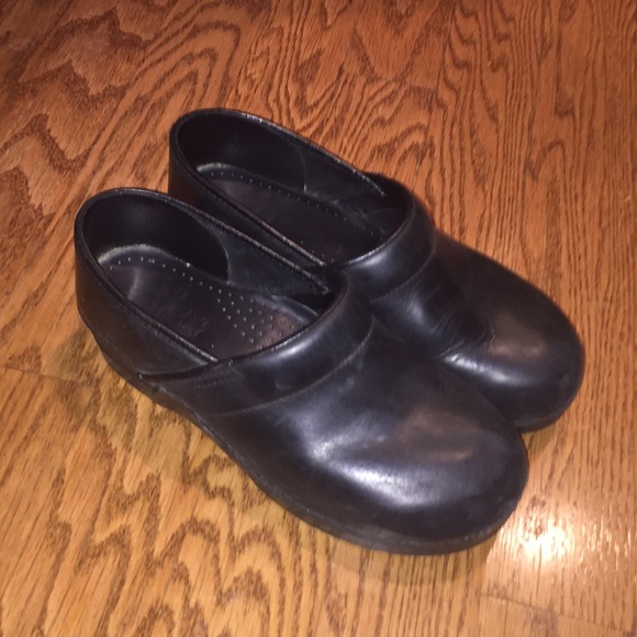 Black Leather Danskos Size 8