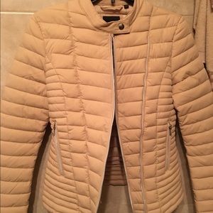 Beautiful quilted jacket with zipper details