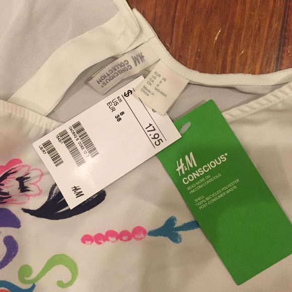 ❤️❤️❤️ NWT pattern crop top - Picture 2 of 4