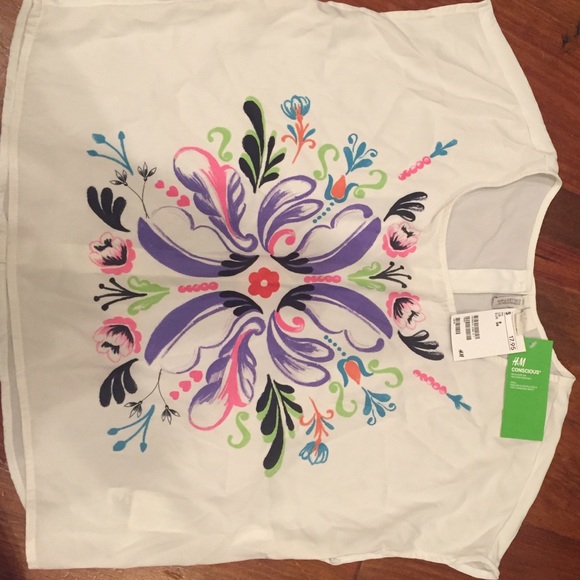 ❤️❤️❤️ NWT pattern crop top - Picture 3 of 4