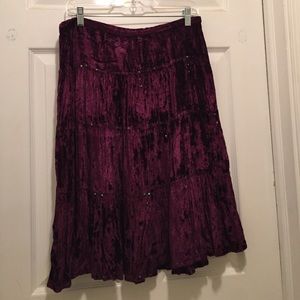 Velvet burgundy skirt with sequins