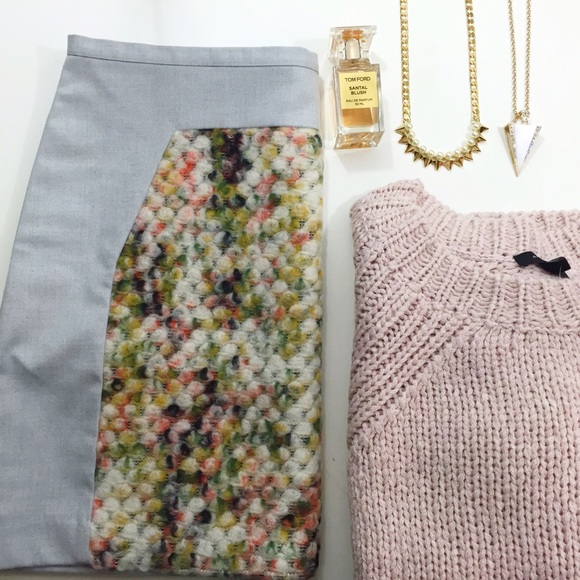 Banana Republic Dresses & Skirts - FINAL Textured Panel Pencil Mini Skirt