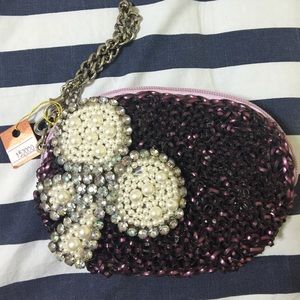 Beaded wristlet