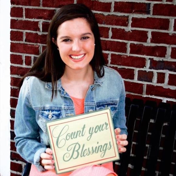 Meet your Posher, Caitlin - Picture 1 of 1