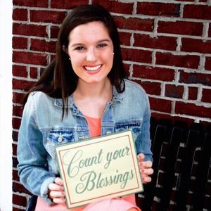 Meet your Posher, Caitlin