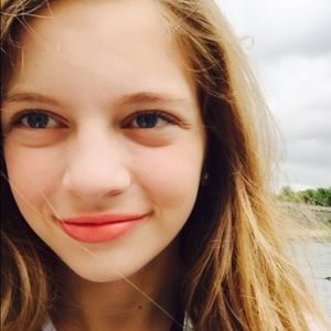 Meet your Posher, Andreina