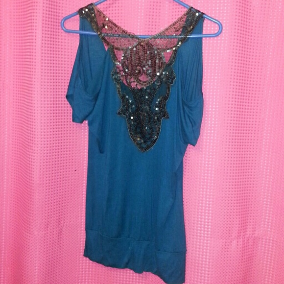 Top - Picture 2 of 2