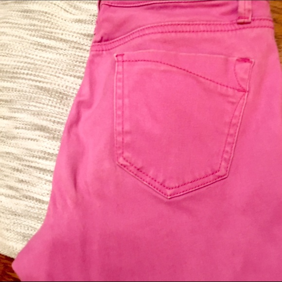 ✨Express Skinny Jeans✨ - Picture 3 of 4