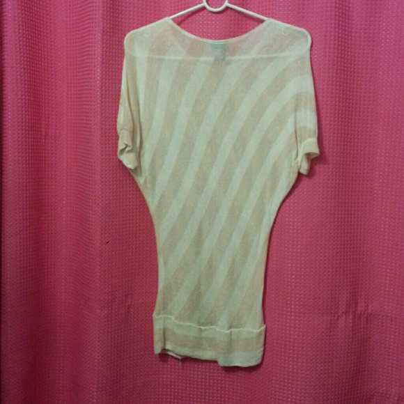 Top - Picture 2 of 2