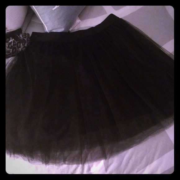 lauren conrad Dresses & Skirts - Lauren Conrad Party Skirt - Black