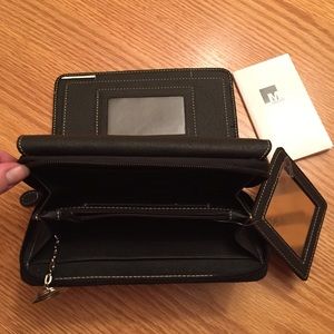 New black Mundi wallet
