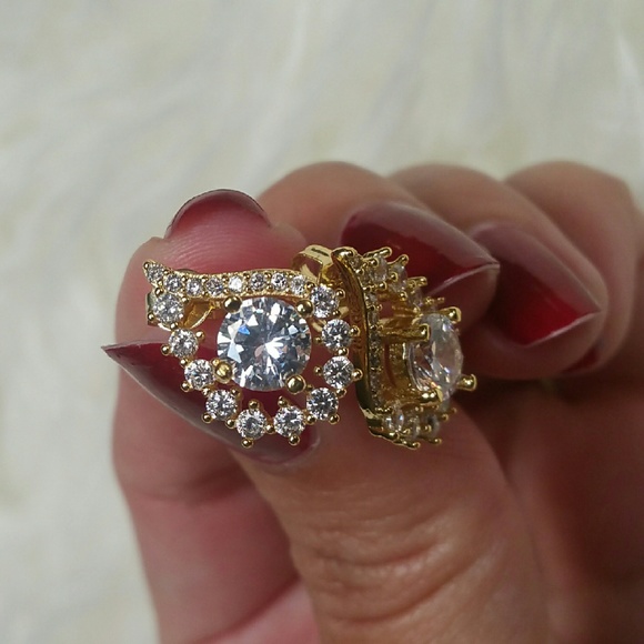 Beautiful earring - Picture 3 of 3