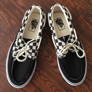 Classic Checkerboard men's Vans NWOT