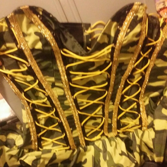 Canifloge corset with tutu.