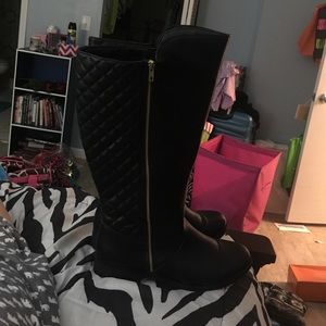 Brand New Deflex Comfort Quilted Boots
