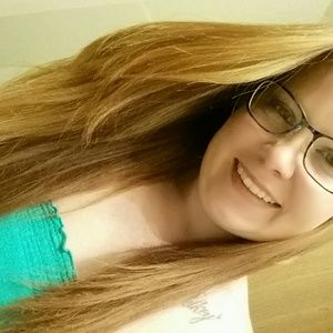 Meet your Posher, April